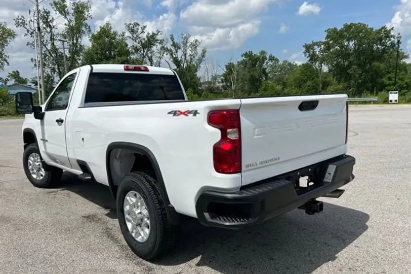 2025 Chevrolet Silverado 3500HD photo 1