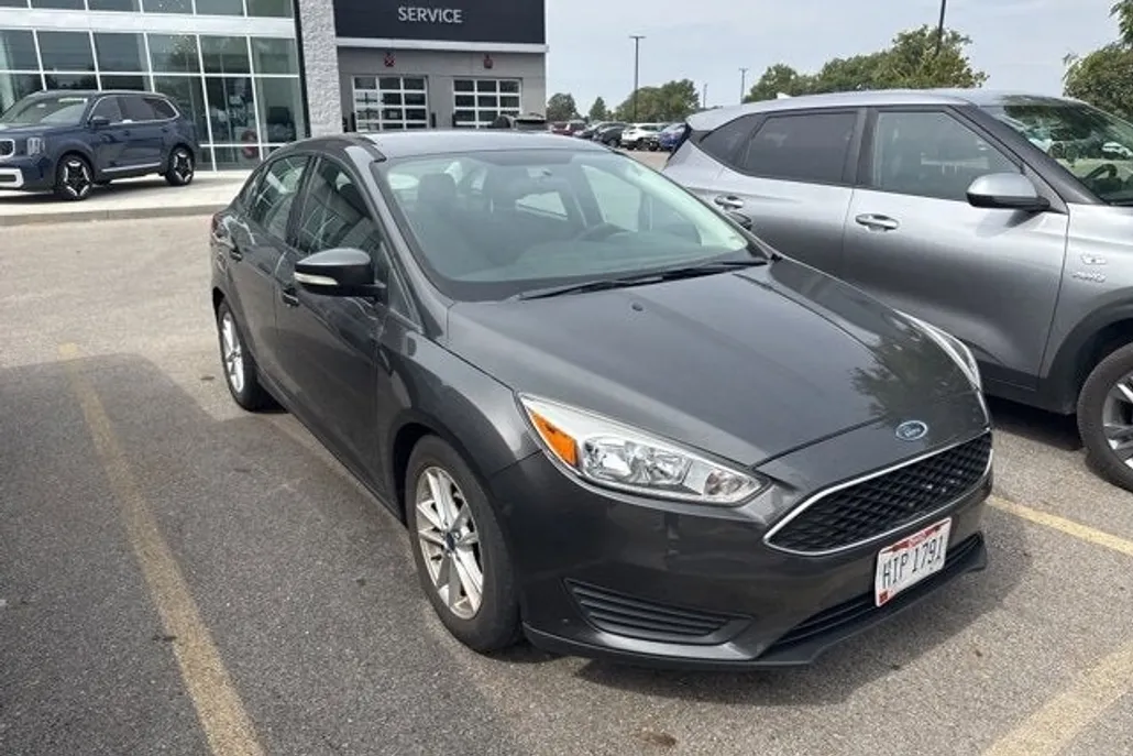 2016 Ford Focus SE photo 1