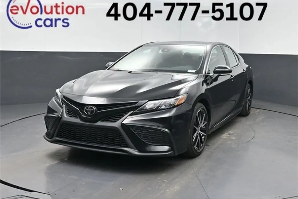 2024 Toyota Camry SE photo 1