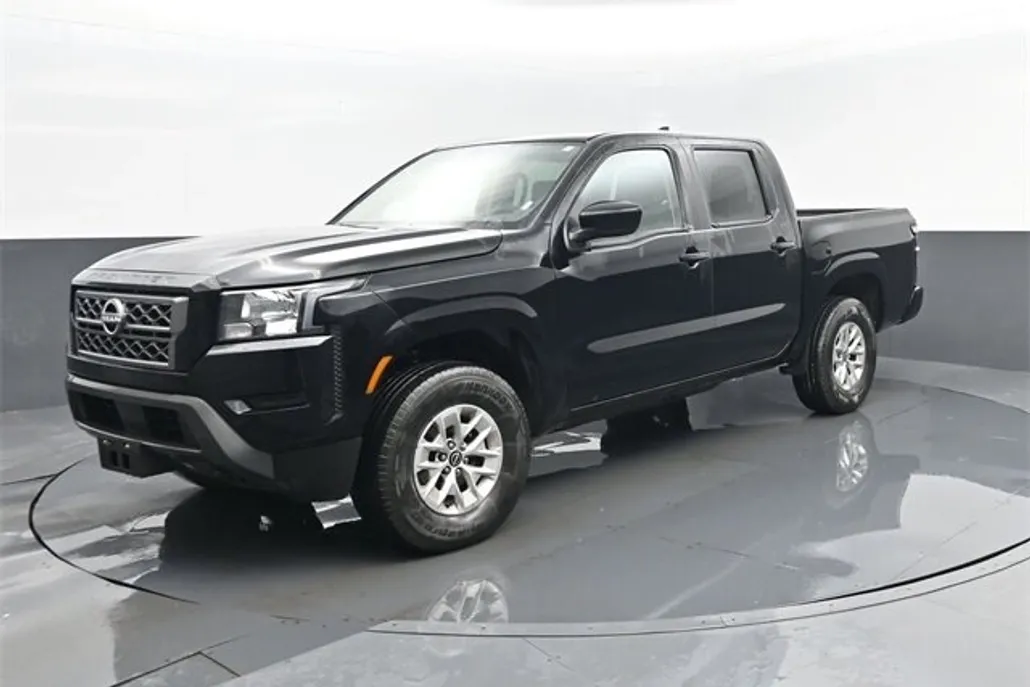 2024 Nissan Frontier SV photo 1
