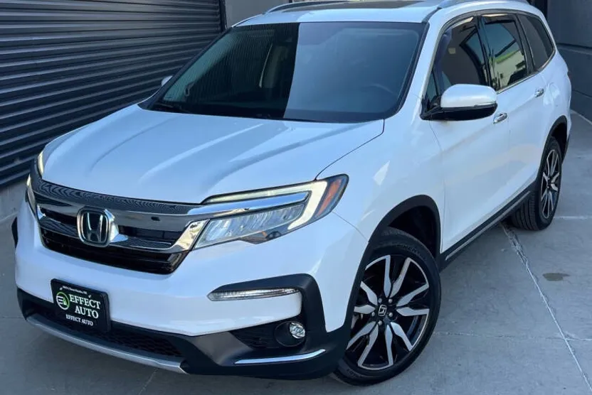 2020 Honda Pilot Touring photo 1