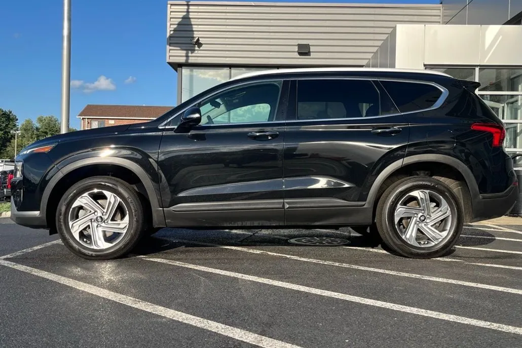 2023 Hyundai Santa Fe SEL photo 1