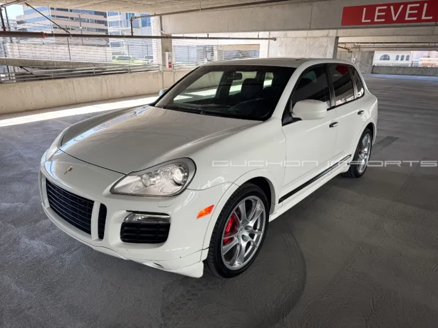 2009 Porsche Cayenne GTS photo 12