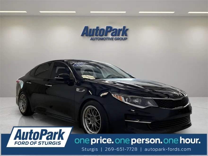 2018 Kia Optima LX photo 1