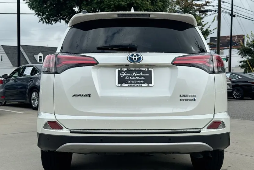 2017 Toyota RAV4 Hybrid Limited photo 1