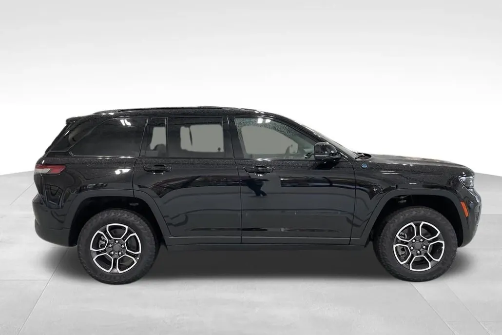 2024 Jeep Grand Cherokee Trailhawk 4xe photo 1