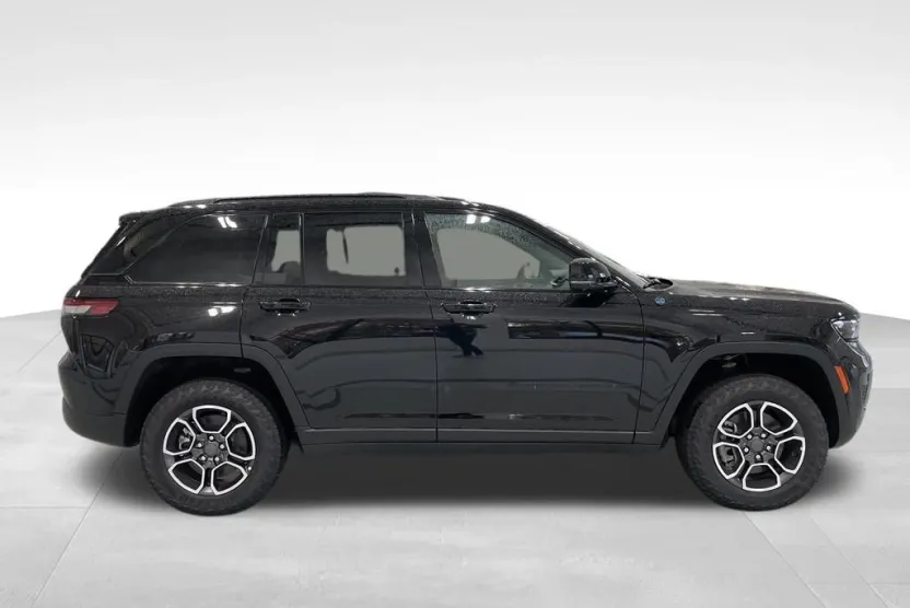 2024 Jeep Grand Cherokee Trailhawk 4xe photo 1