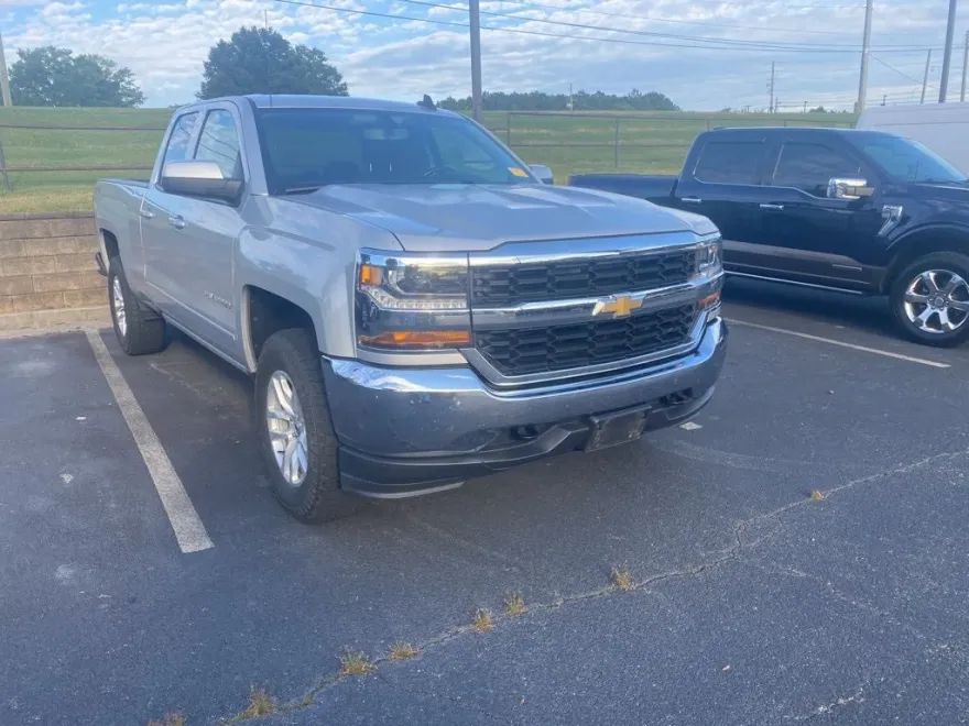 2018 Chevrolet Silverado 1500 LT1 photo 1
