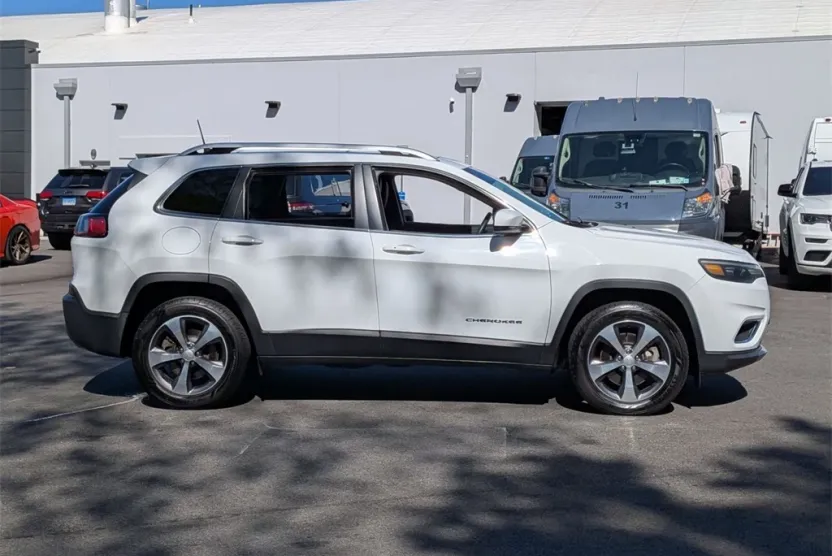 2019 Jeep Cherokee Limited photo 1