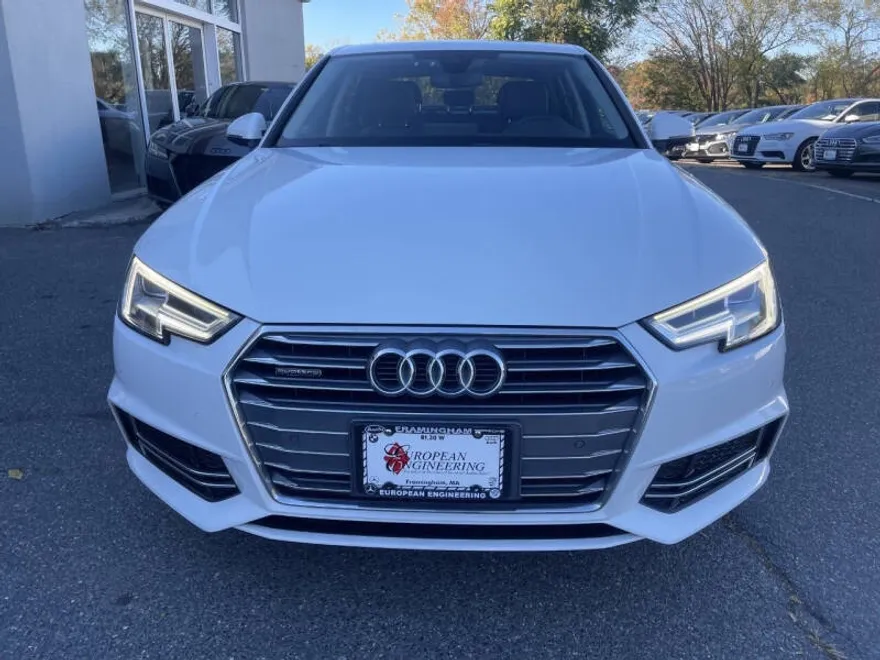 2018 Audi A4 2.0T Quattro Premium Plus photo 1