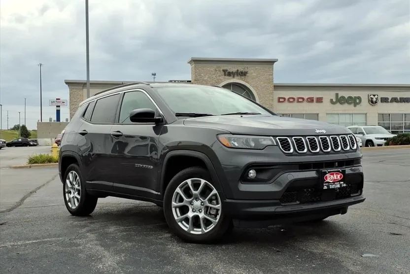 2024 Jeep Compass Latitude Lux Altitude photo 1
