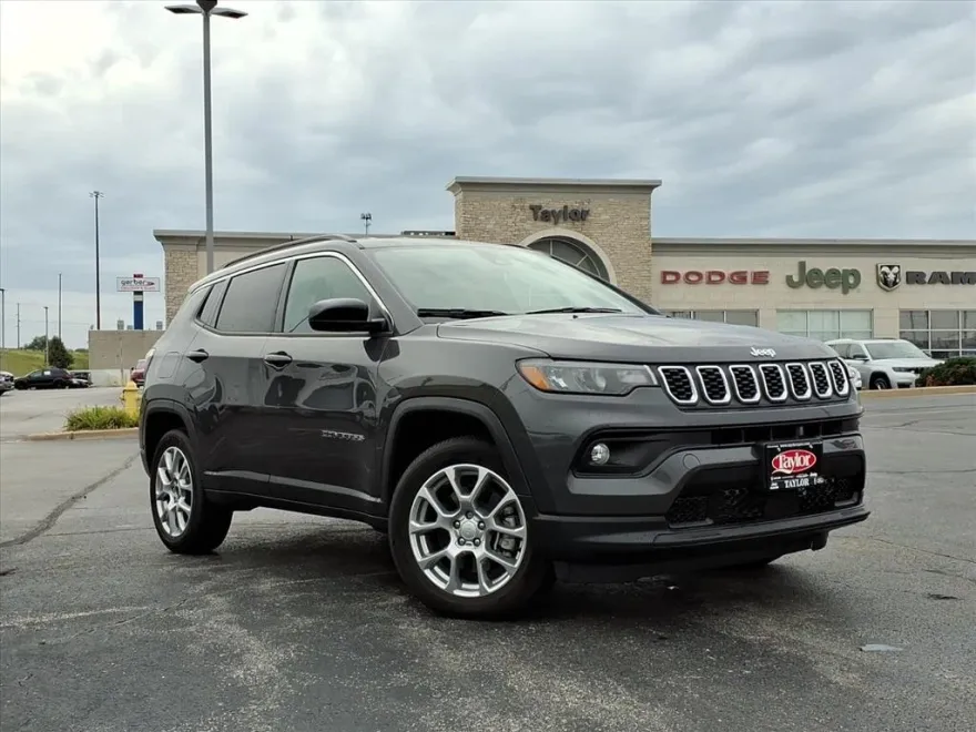 2024 Jeep Compass Latitude Lux Altitude photo 1
