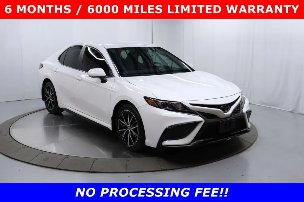 2024 Toyota Camry SE photo 1