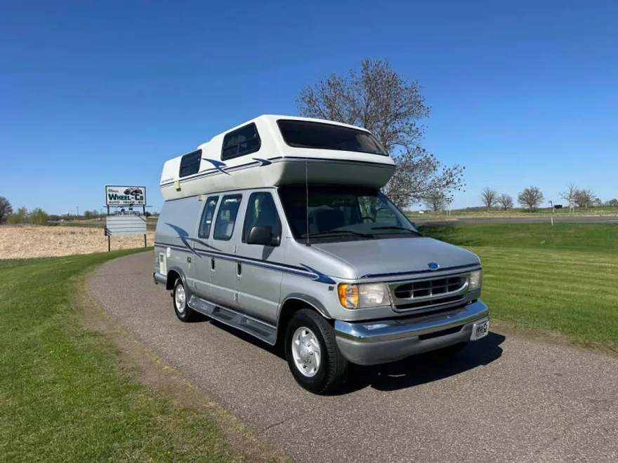 1997 Ford E-350 photo 1