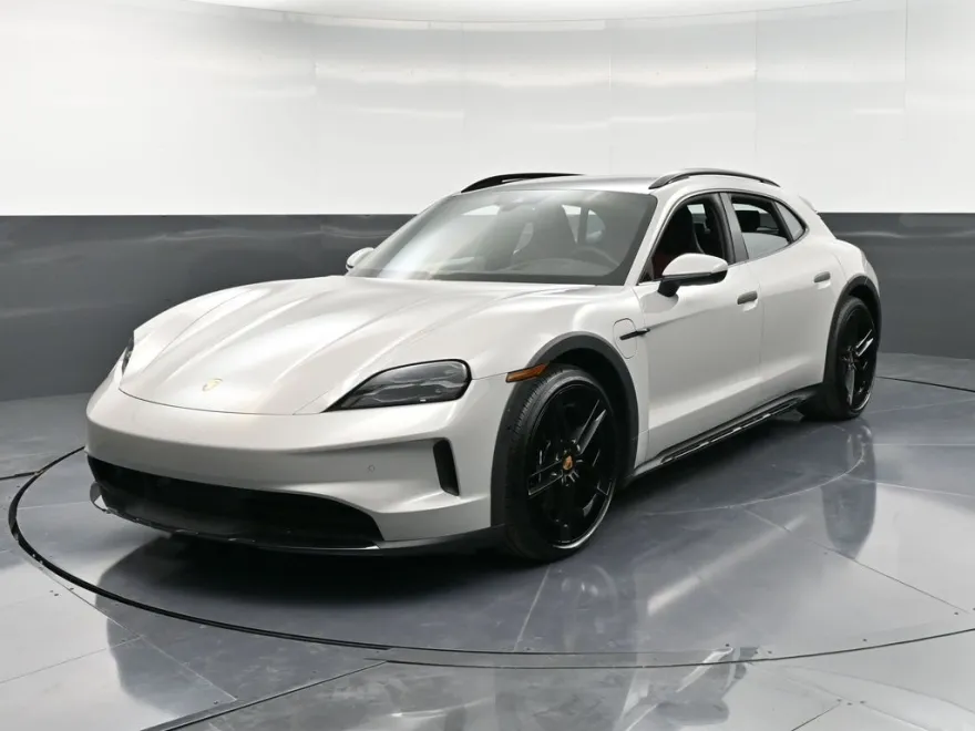 2025 Porsche Taycan Cross Turismo 4S photo 1