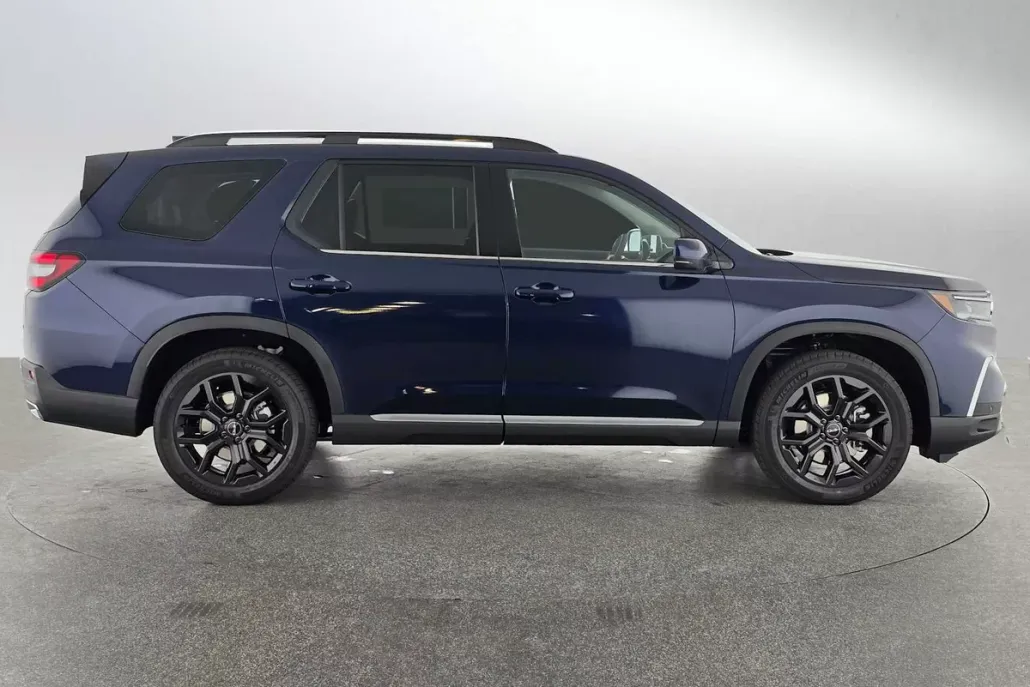 2025 Honda Pilot Touring photo 1