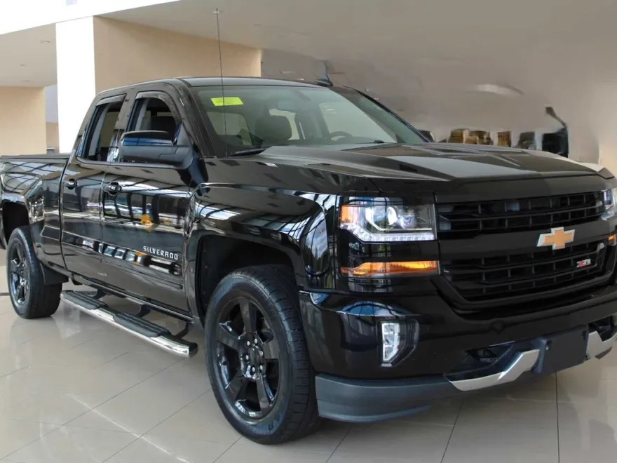 2018 Chevrolet Silverado 1500 photo 1
