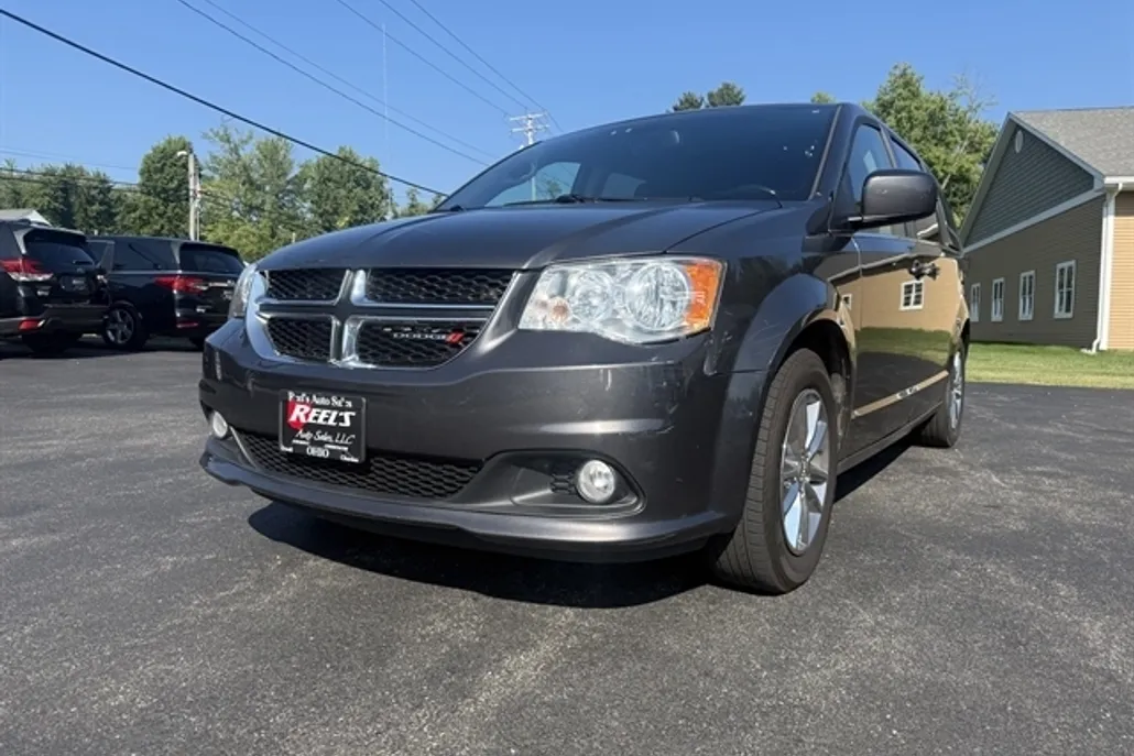 2019 Dodge Grand Caravan SXT photo 1