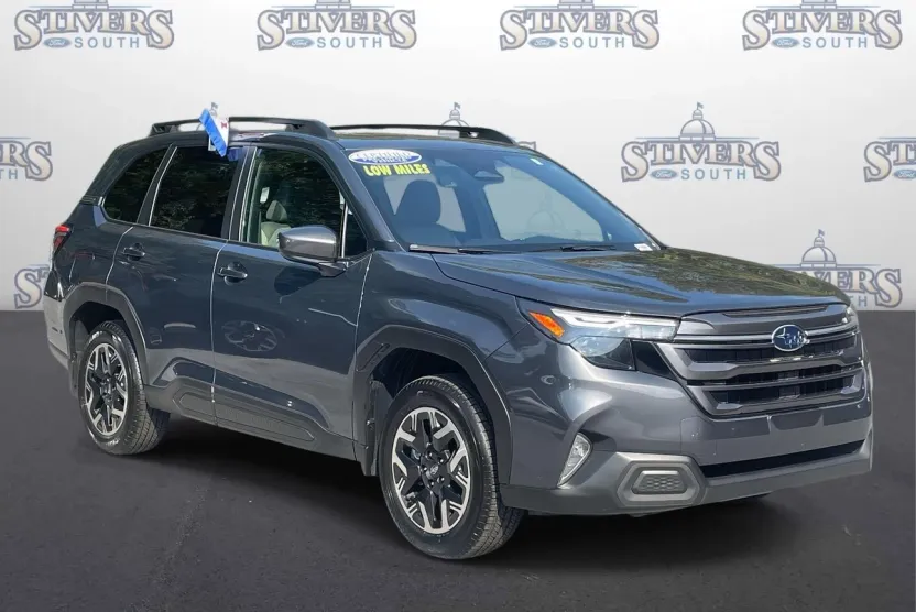 2025 Subaru Forester Premium Base photo 1
