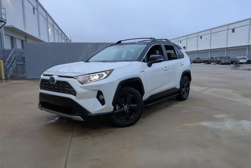 2020 Toyota RAV4 Hybrid XSE photo 1