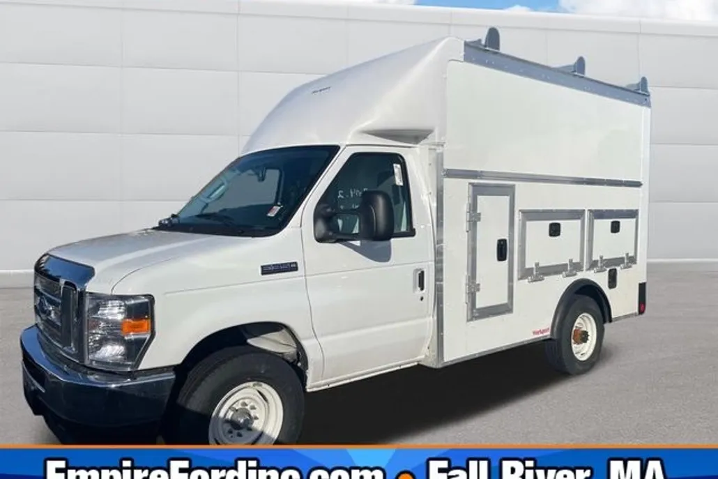 2025 Ford E-350 Base photo 1
