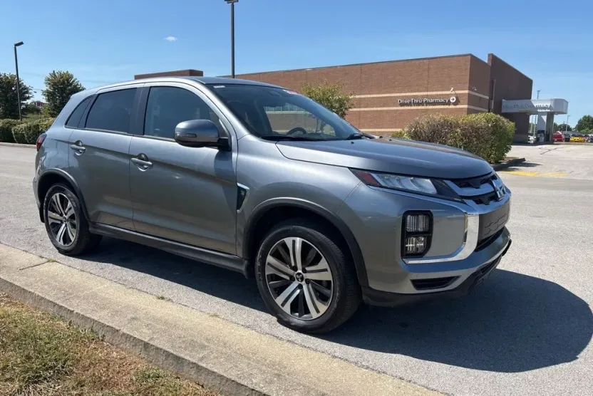 2023 Mitsubishi Outlander Sport S photo 1
