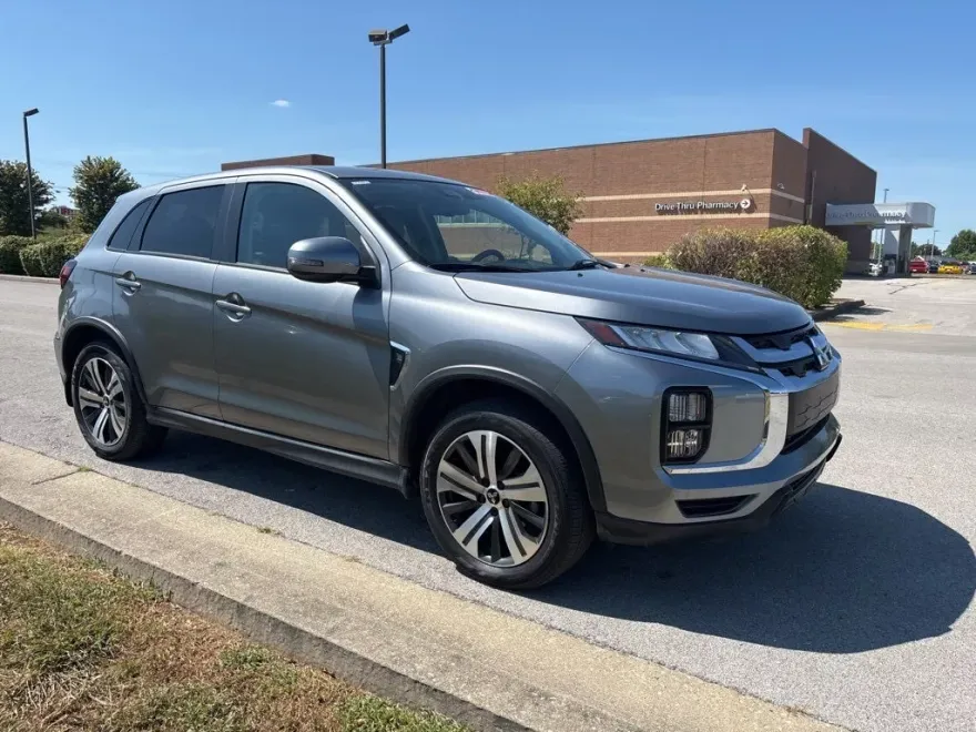 2023 Mitsubishi Outlander Sport S photo 1