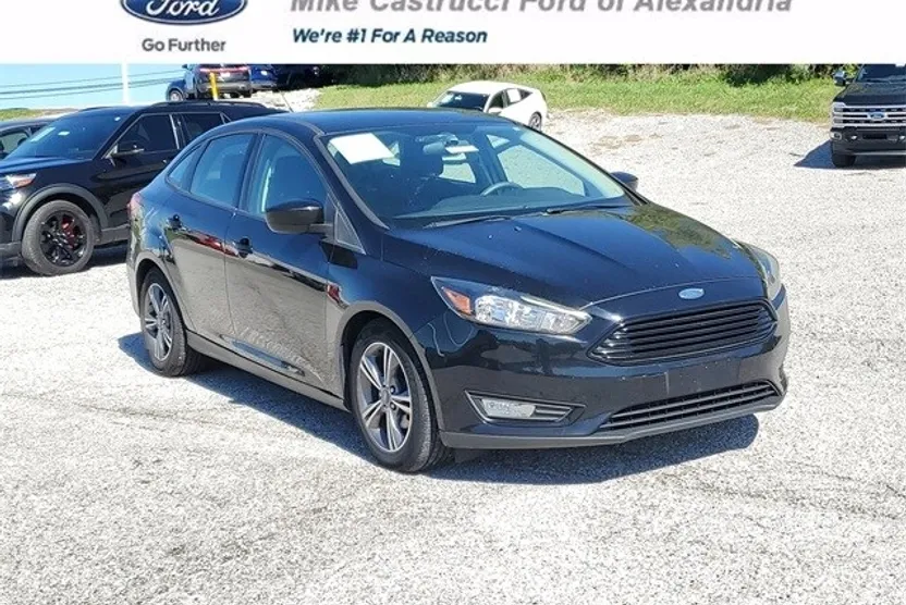 2018 Ford Focus SE photo 1