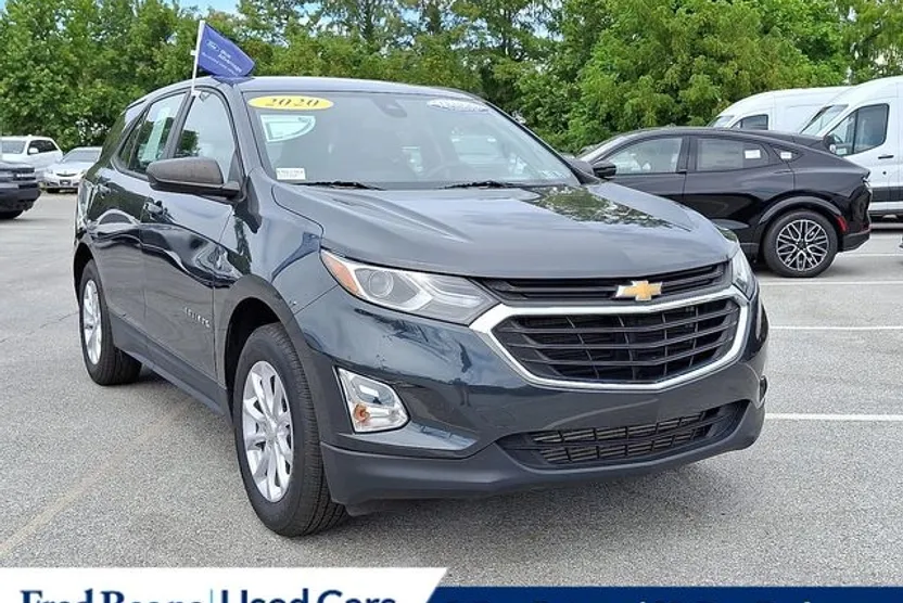 2020 Chevrolet Equinox LS photo 1