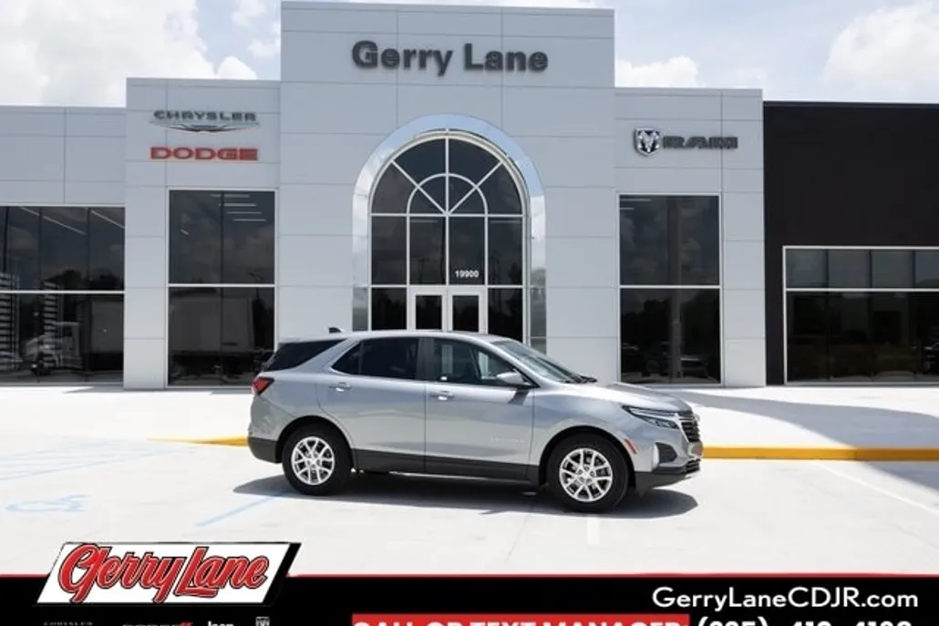 2024 Chevrolet Equinox LT photo 1