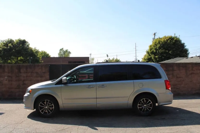 2017 Dodge Grand Caravan GT photo 1