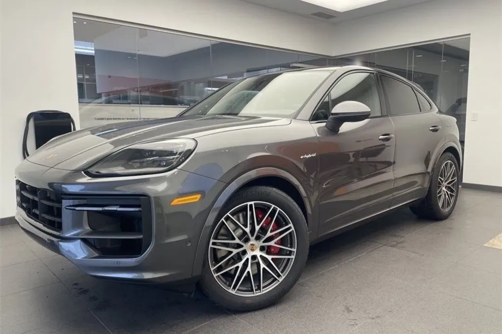 2025 Porsche Cayenne E-Hybrid Coupe Base photo 1
