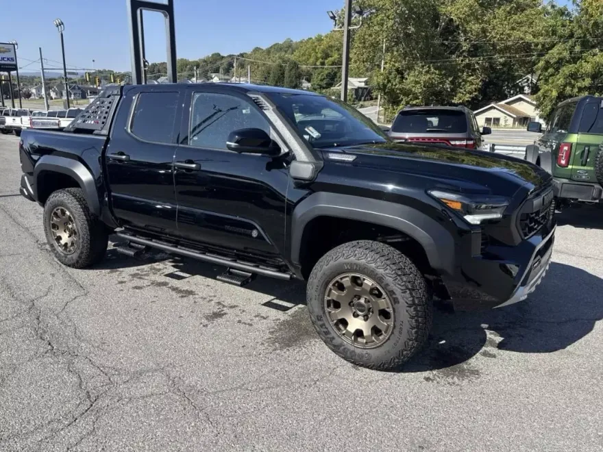 2025 Toyota Tacoma 4x4 Trailhunter Double Cab photo 1