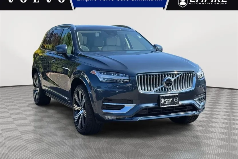 2025 Volvo XC90 Plus photo 1