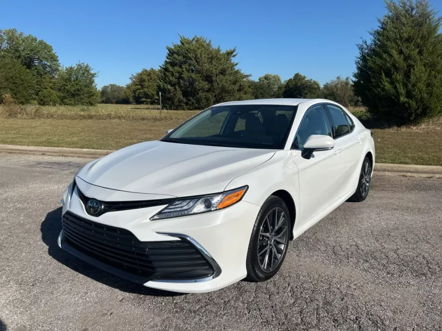 2024 Toyota Camry XLE photo 1