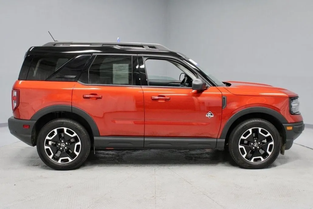 2023 Ford Bronco Sport Outer Banks photo 1