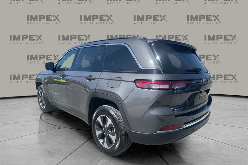 2024 Jeep Cherokee Limited 4xe photo 1