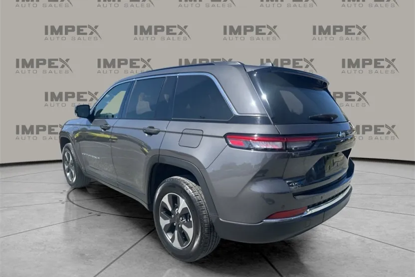 2024 Jeep Cherokee Limited 4xe photo 1