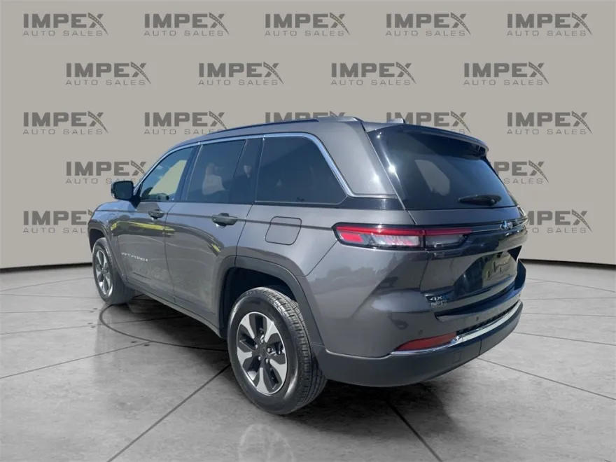 2024 Jeep Cherokee Limited 4xe photo 1