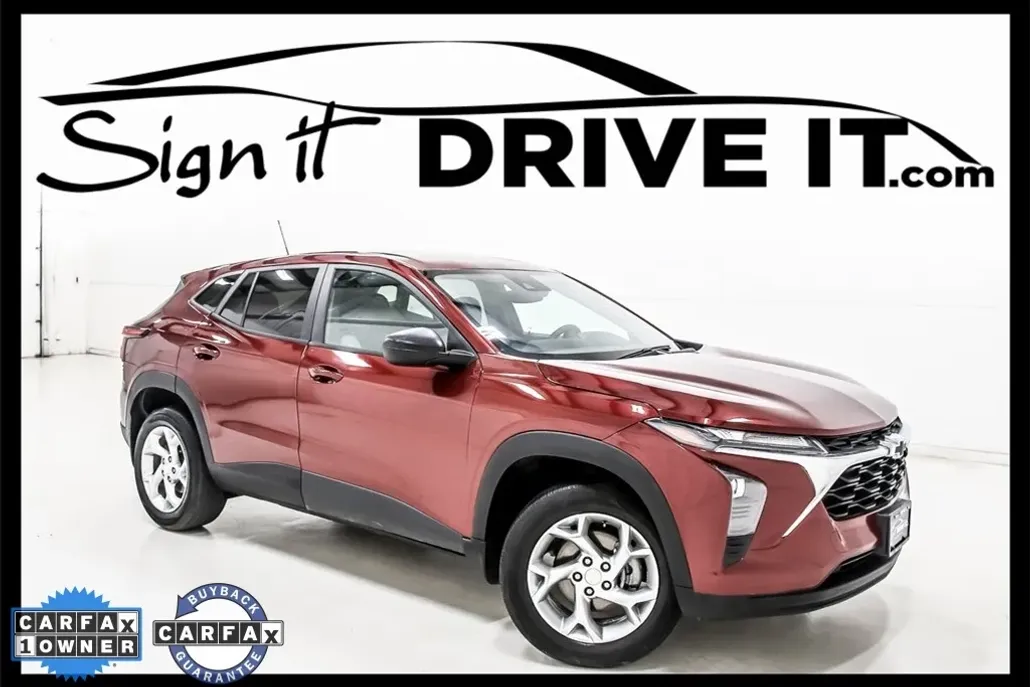2025 Chevrolet Trax LS photo 1