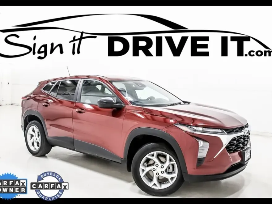 2025 Chevrolet Trax LS photo 1
