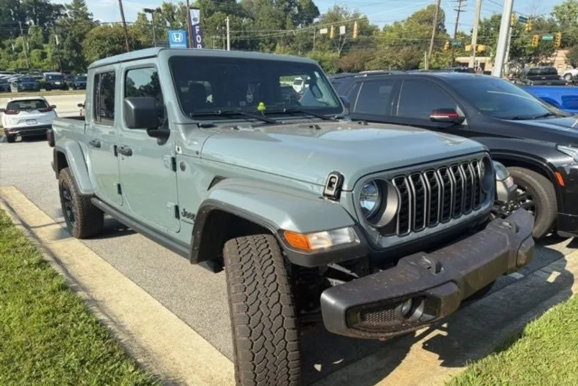 2024 Jeep Gladiator photo 1