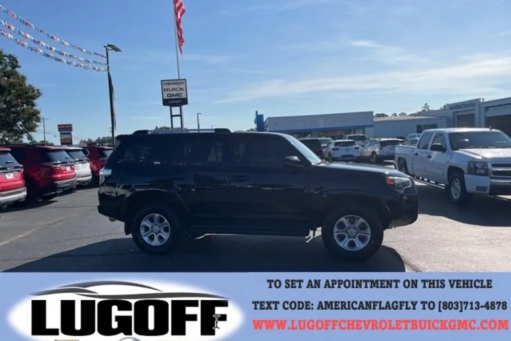 2022 Toyota 4Runner SR5 photo 1
