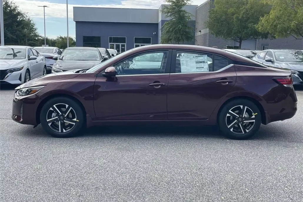 2025 Nissan Sentra SV photo 1