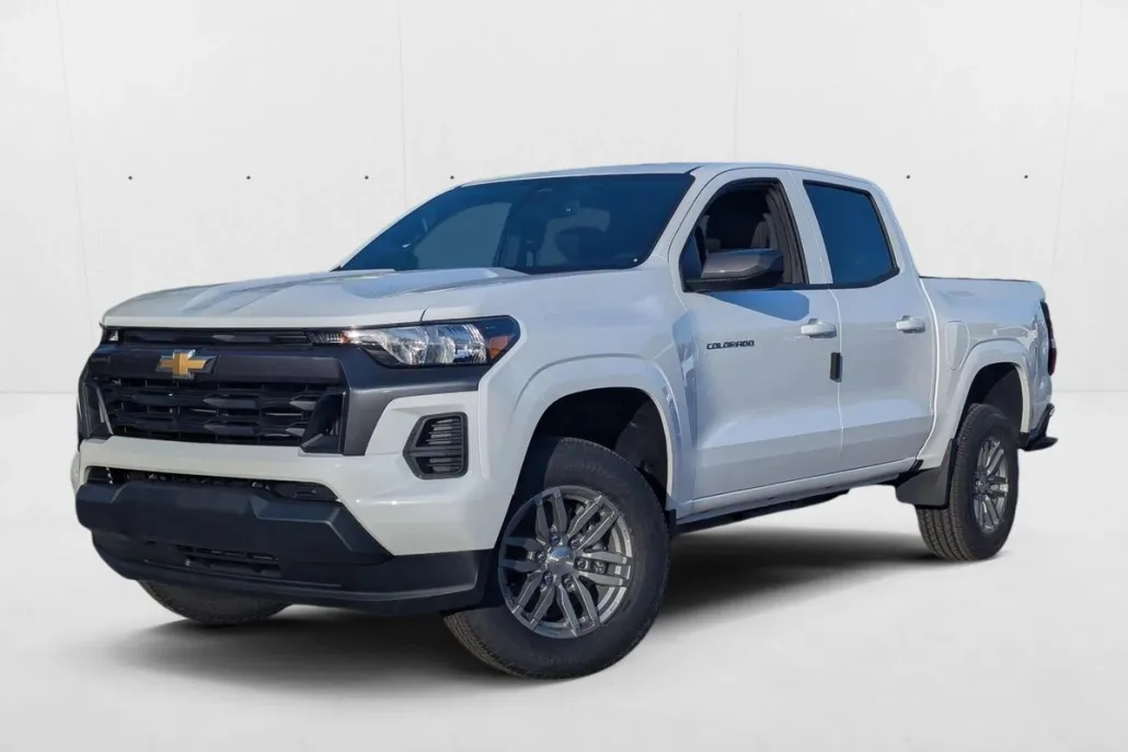 2026 Chevrolet Colorado LT photo 1