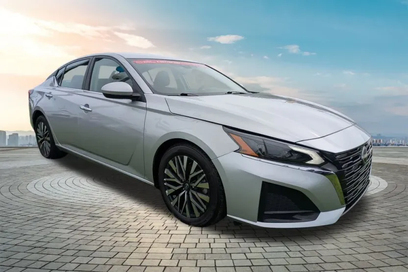 2023 Nissan Altima 2.5 SV photo 1