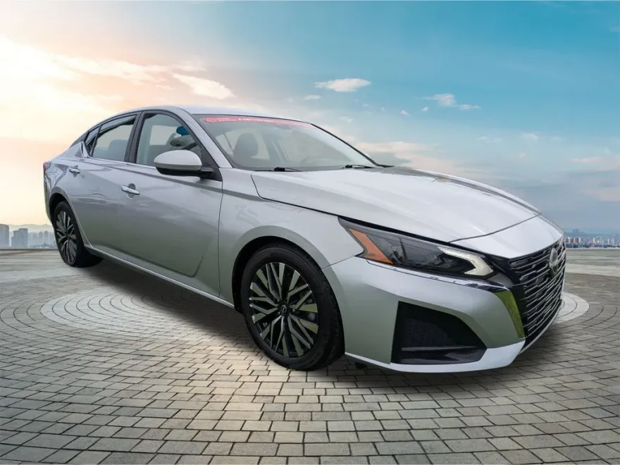 2023 Nissan Altima 2.5 SV photo 1
