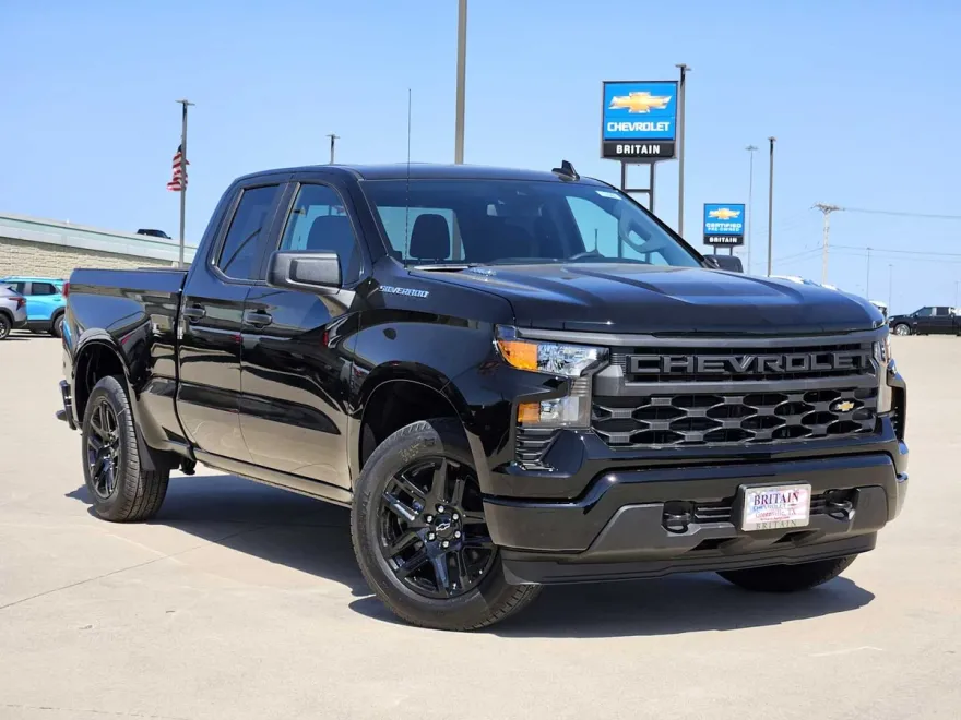 2025 Chevrolet Silverado 1500 Custom photo 1