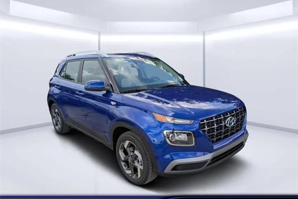 2025 Hyundai Venue SEL photo 1