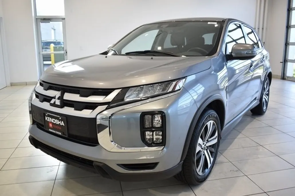 2024 Mitsubishi Outlander Sport ES photo 1